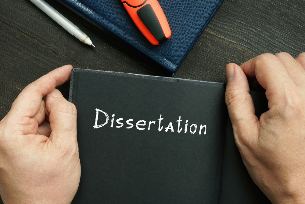 assistenza-per-la-tesi-di-laurea-10-passaggi-reali-sulla-tua-impresa-accademica