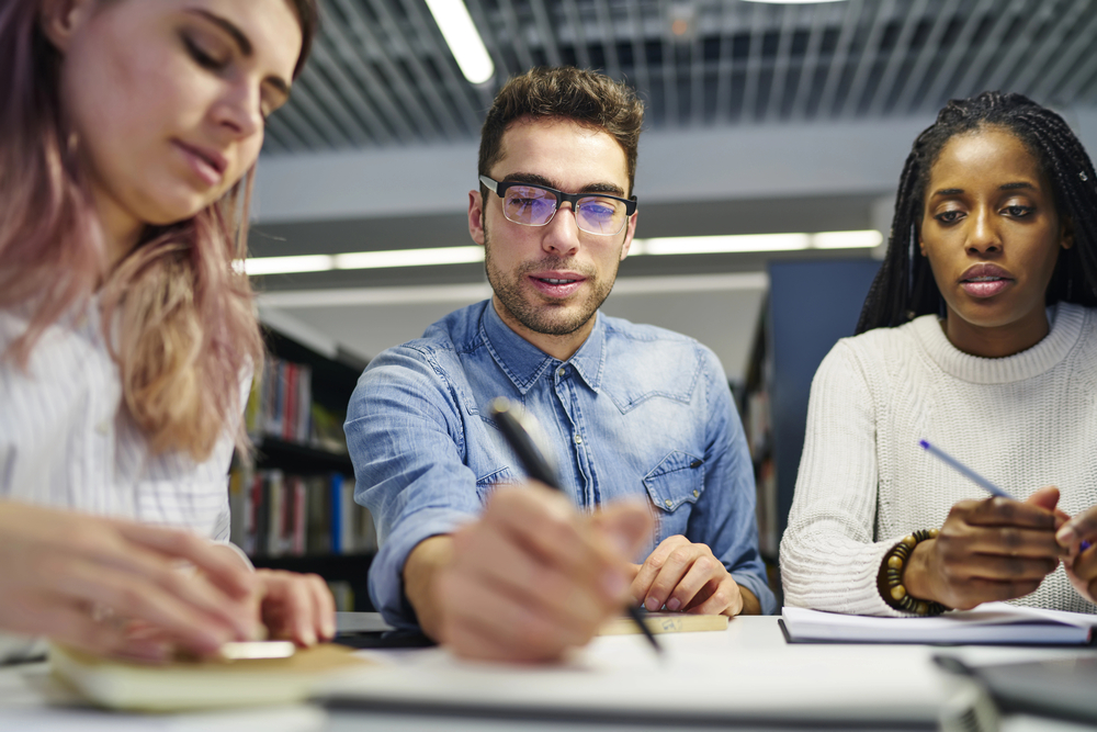 Come farsi aiutare a scrivere una tesi: consigli efficaci