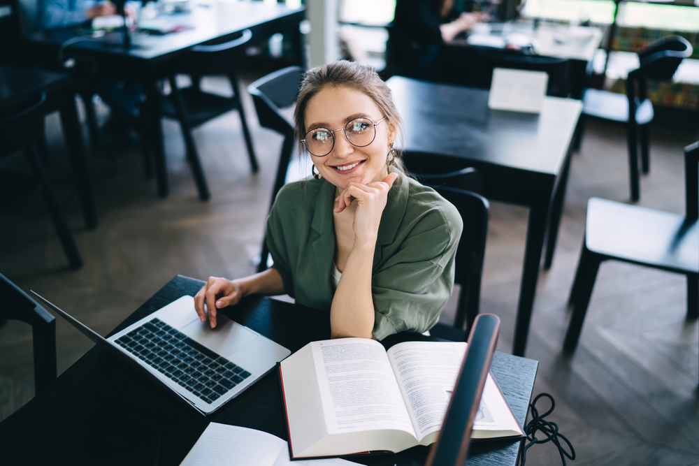 Come scrivere una tesi triennale in 30 giorni: preparazione e strategie efficaci