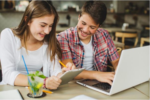 Tesi in diritto: come strutturare i capitoli principali