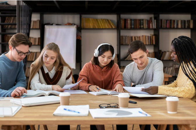 10 domande più frequenti degli studenti su come scrivere una tesi di scienze politiche